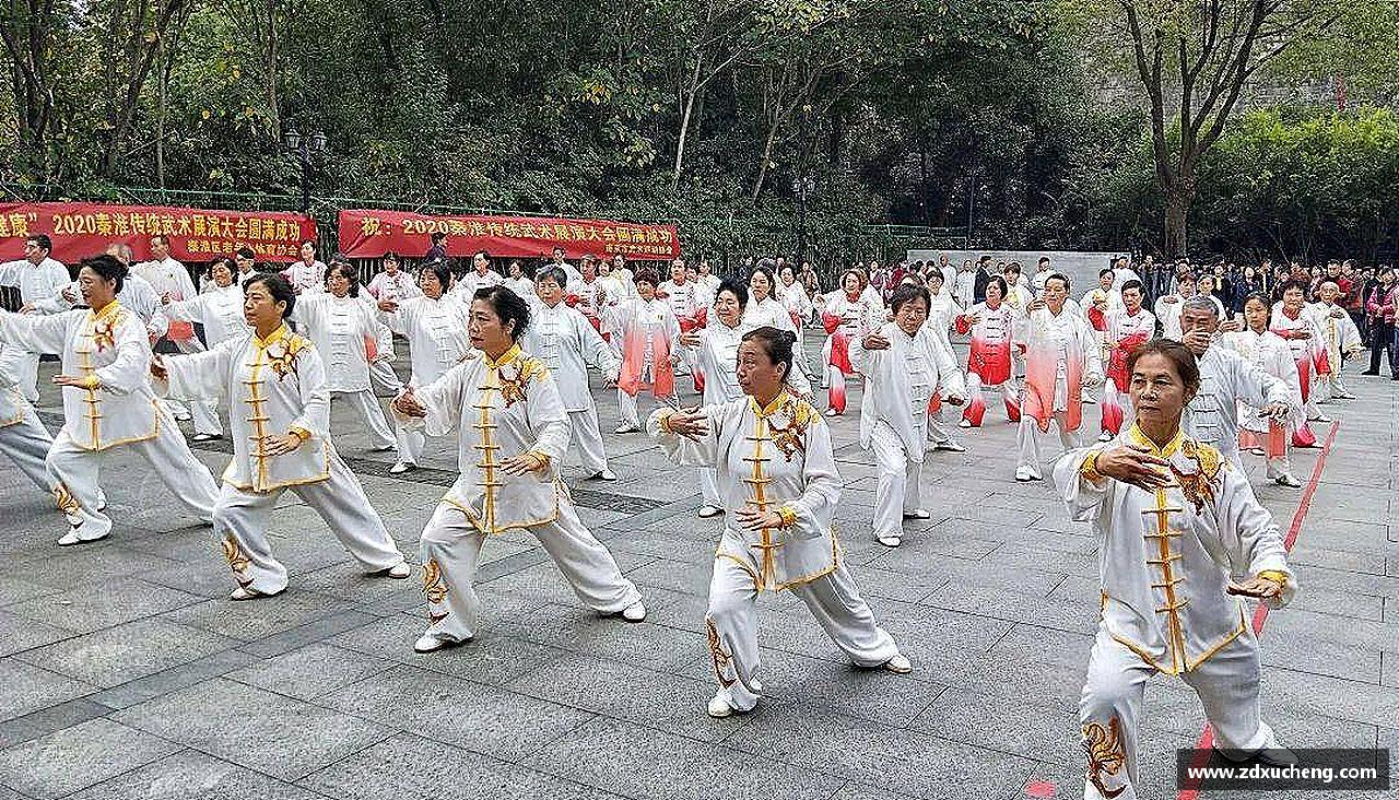 为梦想而拼搏，为成功而奋斗。